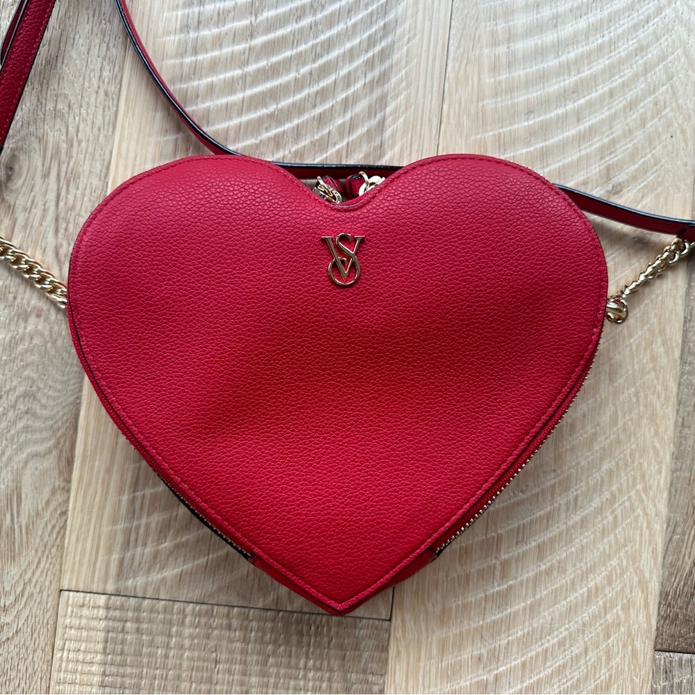 Cute little Victoria’s Secret ❤️ Shaped Purse